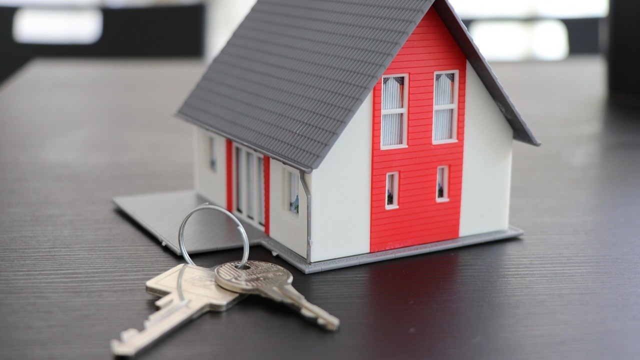 Real Estate Trends You Can’t Ignore in 2025 (And How to Use Them for SEO)